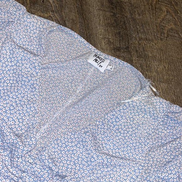 Princess Polly Ruffle Top - Picture 2 of 4